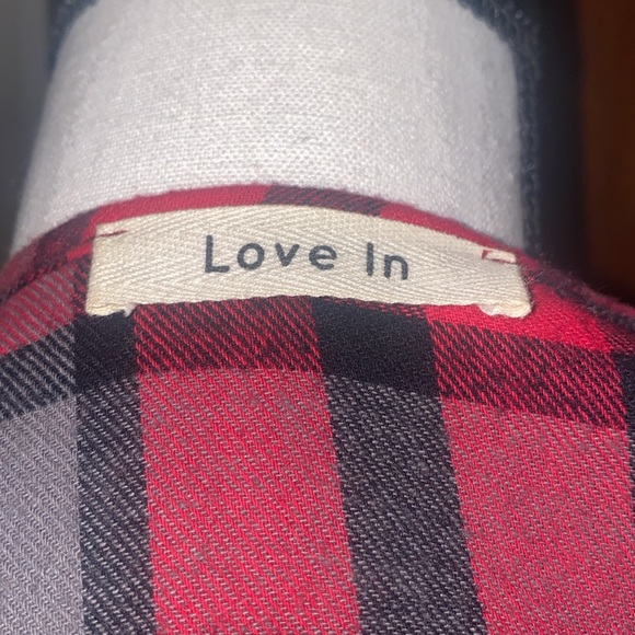 Plaid kimono with fringe along the bottom - Picture 4 of 4